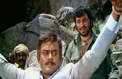 वो डकैत जिसने काट दिये थे इस शख्स के दोनों हाथ, फिल्मी है कहानी…