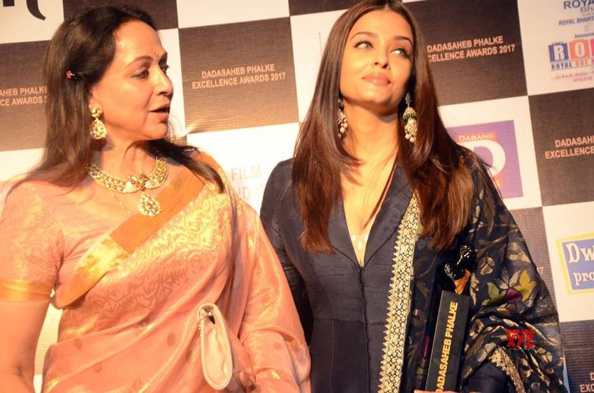 Hema Malini Sunny Deol Rift, Sunny Deol Stepmother, Dharmendra Wife
