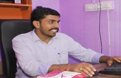 पिता चलाते थे चाय की दुकान, गरीबी से जूझता बेटा यूं बना IAS अफसर