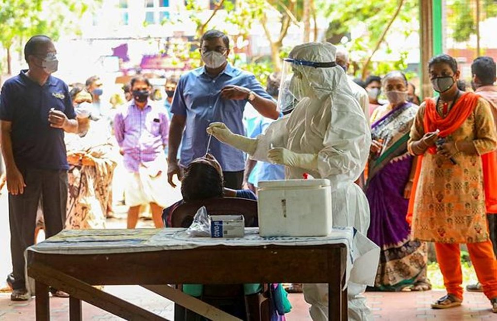 covid-19 vaccination, kerala, maharashtra