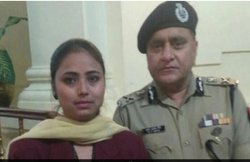 नाजिया पर है नाज! महिला पुलिस अफसर ने लड़की को अपहरण से बचाया था, दबंगों के हमले में घायल हो गई थीं