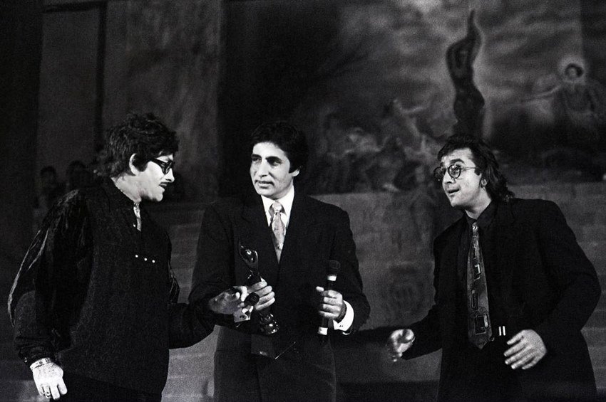 संजय दत्त और राज कुमार (Raaj Kumar) दोनों ही कलाकार बॉलीवुड के बड़े नाम रहे हैं। दोनों अपनी अदाकारी के साथ ही अपने व्यवहार और गुस्से के लिए भी चर्चित रहे हैं। एक बार तो दोनों आपस में ही भिड़ गए थे। तब संजय दत्त ने राज कुमार (Rajkumar) को पीटने की कसम तक खा ली थी। 