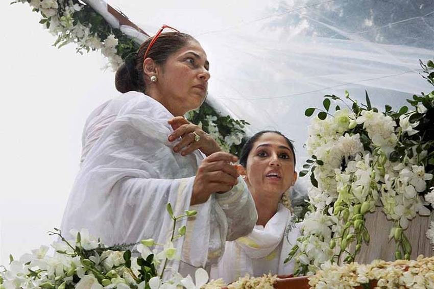 Rajesh Khanna life story,Rajesh khanna Amitabh Rift, rajesh khanna Divorce