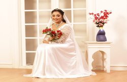 तो मैं बारात लेकर आती हूं कल…रानी चटर्जी ने दुल्हन बन कराया फोटोशूट तो आम्रपाली दुबे ने यूं किया कमेंट