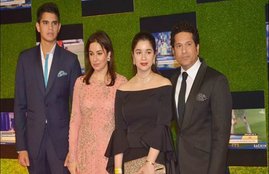 Anjali Tendulkar, autobiography, Club, cricketers, Love Story, Indian Cricket, Sachin Tendulkar, India, Sachin Tendukar, New Zealand, England, Anjali Mehtam on this day, sachin tendulkar birthday, tendulkar turns 48, sachin anjali love story, his day 24 connectionsm jansatta