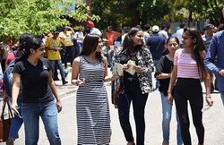 इन पदों पर करें नौकरी के लिए आवेदन, मिलेगी 2,00,000 रुपए महीने तक सैलरी, पढ़िए पूरी डिटेल्स