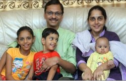 जानिये कौन हैं ‘तारक मेहता का उल्टा चश्मा’ के पत्रकार पोपटलाल की पत्नी, लाइमलाइट से रहती हैं बिल्कुल दूर