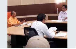 ‘बकवास बंद करो अपना’, …जब CM योगी ने मीटिंग में DM की लगा दी थी क्लास