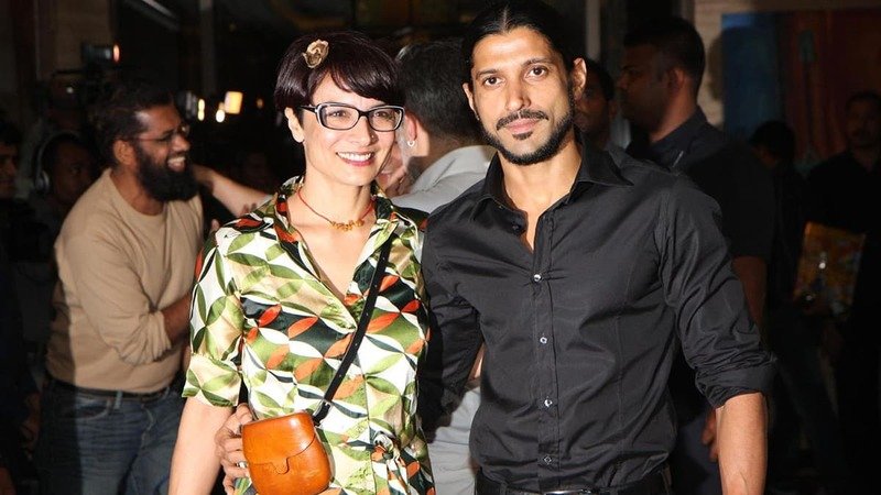 16 साल की शादी के बाद डायरेक्टर फरहान अख्तर और अधुना साल 2017 में अलग हो गए थे। बांद्रा फैमिली कोर्ट से दोनों को तलाक मिल गया। इनकी शादी साल 2000 में हुई थी। आपसी मतभेदों की वजह दोनों ने एक-दूसरे से अलग होने का फैसला लिया था।