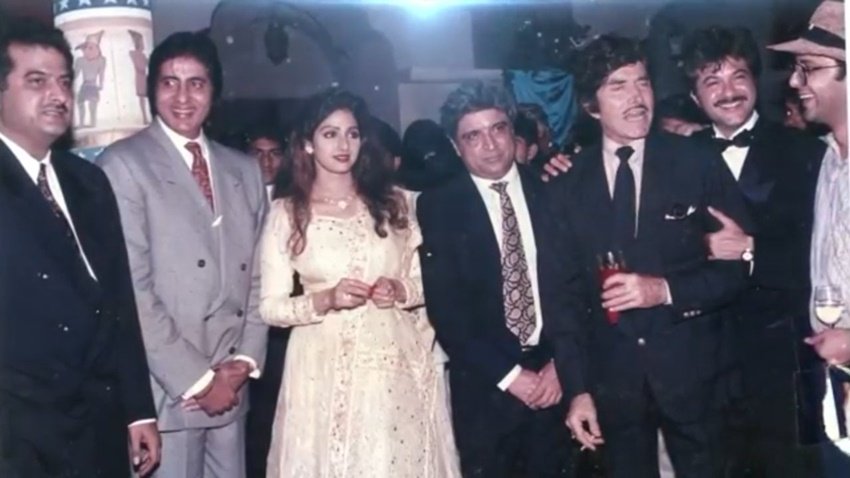 एक बार राज कपूर के घर पार्टी में भी राजकुमार ने अमिताभ बच्चन का मजाक उड़ाते हुए वेटर से कहा था कि जाओ अपना सूट इस लंबे से हैंगर पर टांग दो।