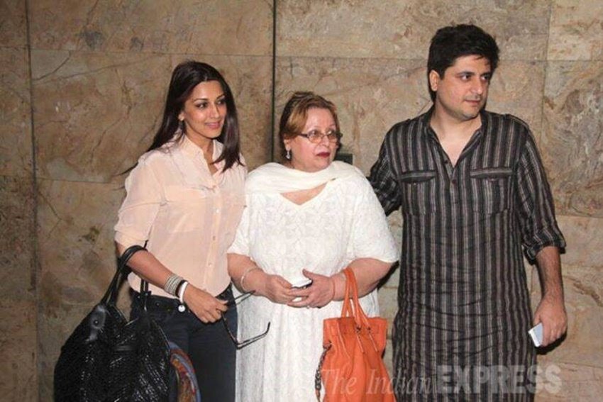 Sonali Bendra: पर्दे पर कई बार अच्छी बहू का किरदार निभा चुकीं सोनाली बेंद्रे वास्तविक जिंदगी में भी एक अच्छी बहू हैं। उनकी सास के साथ उनका रिश्ता बहुत ही प्यारा है। वो अपनी सास मधु बहल को अपनी मां के समान प्यार देती हैं । दोनों साथ में अच्छा समय बिताती हैं।