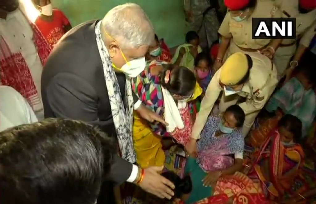Jagdeep Dhankhar, West Bengal Governor, Governor Jagdeep Dhankhar, Black Flag, Jagdeep Dhankhar black Flag, Cooch Behar, Sitalkuchi,सीतलकूची, कूच बिहार, जगदीप धनखड़, पश्चिम बंगाल के राज्यपाल, जगदीप धनखड़ को काले झंडे, पश्चिम बंगाल हिंसा, jansatta