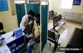 arvind kejriwal, delhi, coronavirus news, coronavirus india news, coronavirus live, coronavirus vaccines, coronavirus vaccination, covishield, covaxin, sputnik v, cowin registration, cowin booking, vaccine slot finder, covid vaccine slots, paytm covid vaccine booking, covid-19, covid lockdown, covid night curfew, covid weekend lockdown, covid-19 cases, covid-19 deaths, coronavirus lockdown, coronavirus restrictions, slot availability, jansatta