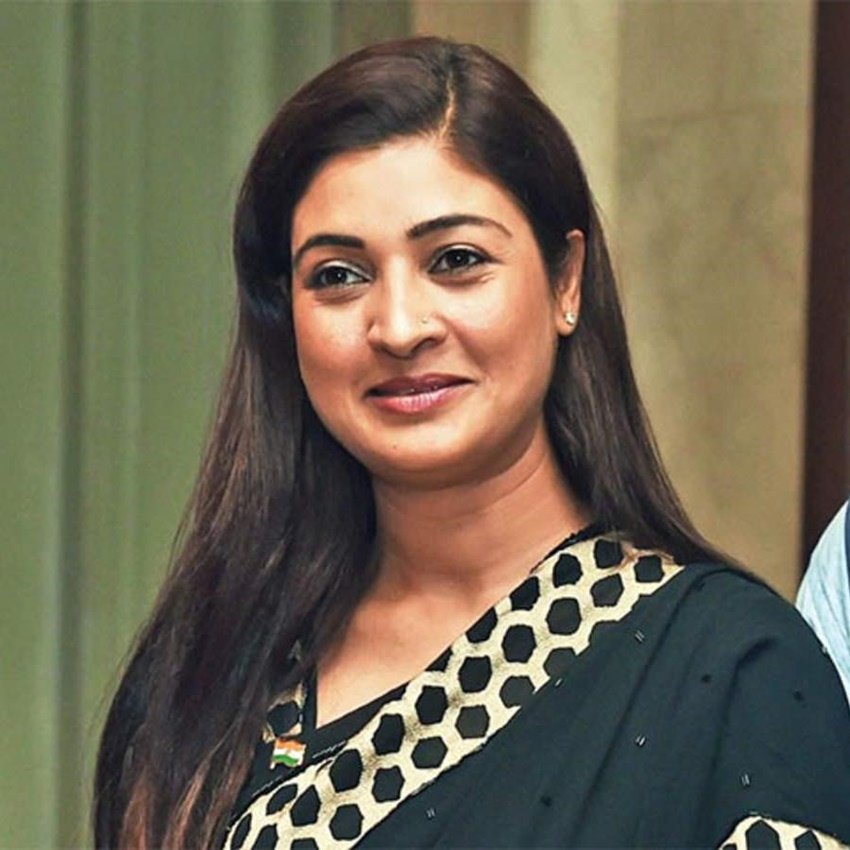 आम आदमी पार्टी की विधायक रह चुकीं कांग्रेस नेता अलका लांबा ने लोकेश कपूर से इंटरकास्ट लव मैरिज की थी। दोनों के एक बेटे हैं। बच्चा होने के कुछ समय बाद अलका लांबा का पति से तलाक हो गया। तलाक के बाद अलका ने दोबारा शादी नहीं की।