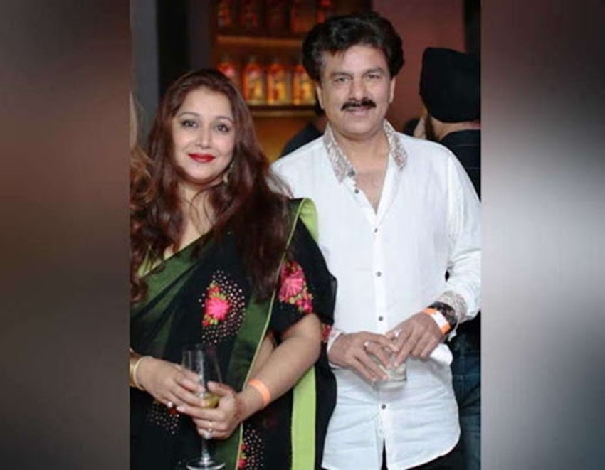 मनोज प्रभाकर ने बॉलीवुड एक्ट्रेस से शादी की है। उनकी पत्नी का नाम फरहीन है। फरहीन फिलहाल एक्टिंग से दूर हो चुकी हैं और परिवार संभालती हैं।