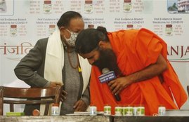 Dr Harshvardhan, Ramdev