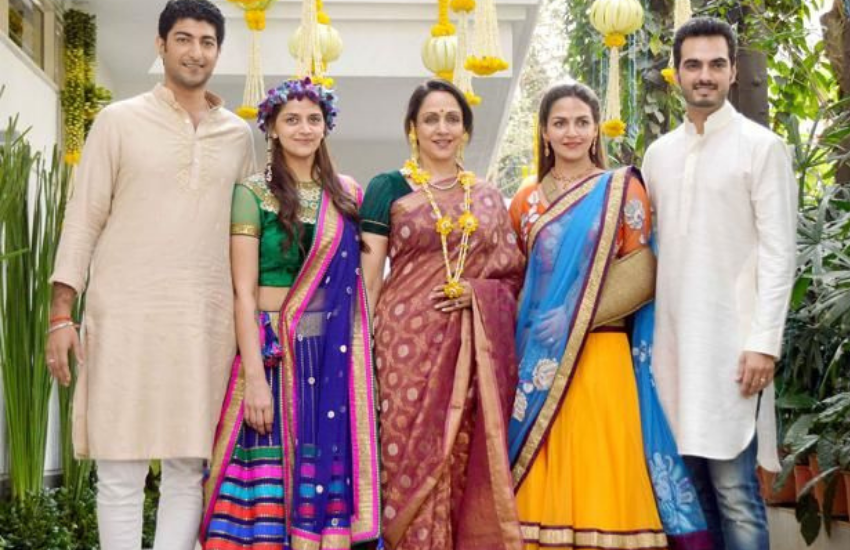 Hema Malini, Dharmendra, Abhay Deol, Sunny Deol, Bobby Deol, Esha Deol