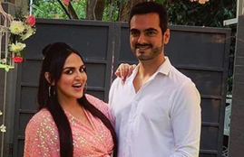 Isha Deol, Hema Malini, Bharat Takhtani, Dharmendra