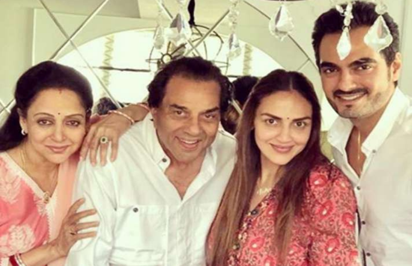 Isha Deol, Hema Malini, Bharat Takhtani, Dharmendra