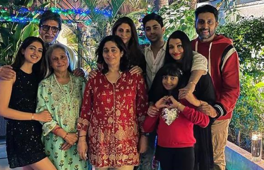 Jaya Bachchan, Aishwarya Rai, Abhishek Bachchan, Amitabh Bachchan