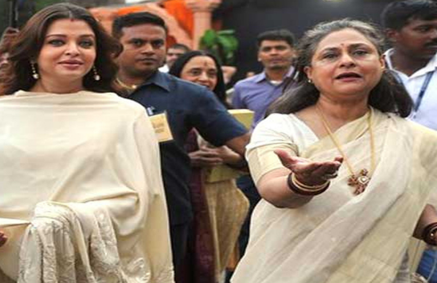 Jaya Bachchan, Aishwarya Rai, Abhishek Bachchan, Amitabh Bachchan