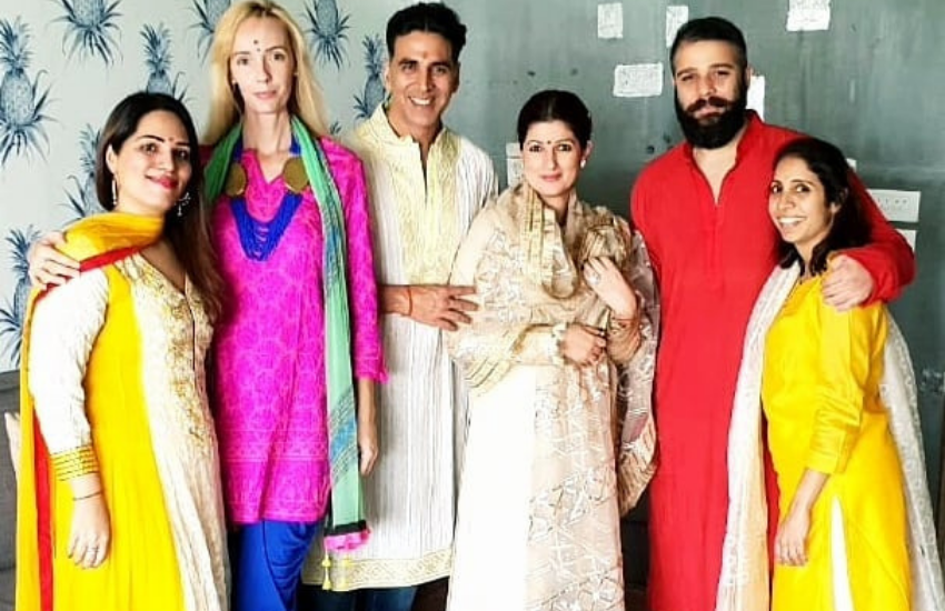 Akshay Kumar, Jennifer Singh (1)