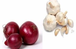 Kitchen Tips: खाना बनाने के बाद हाथों से जाती नहीं है प्याज-लहसुन की महक तो अपनाएं ये आसान उपाय