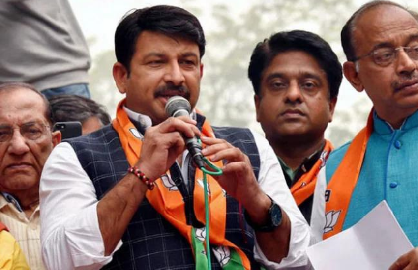 मनोज ने बताया कि वह कभी भी योगी आदित्यनाथ के विरोध में एक शब्द चुनाव प्रचार के दौरान नहीं बोले थे, क्योंकि वह जानते थे कि एक दो वोट जो भी मिलता वह कट जाता।( <a href=" https://www.jansatta.com/photos/picture-gallery/manoj-tiwari-second-wife-to-ravi-kishan-and-khesari-know-all-about-wife-of-bhojpuri-actors/1612629/ "> मनोज तिवारी की सिंगर तो रवि किशन की हैं हाउस वाइफ, जानिए क्या करती हैं इन 6 भोजपुरी एक्टर्स की पत्नियां </a> )