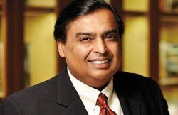 कंपनी के कर्मचारियों के साथ बैठते हैं मुकेश अंबानी, ऑफिस में नहीं है कोई पर्सनल केबिन