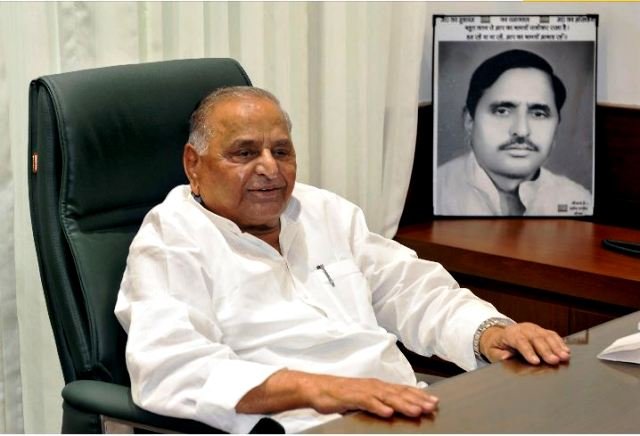 Ahilesh Yadav, Mulayam Singh Yadav, Janeshwar Mishra