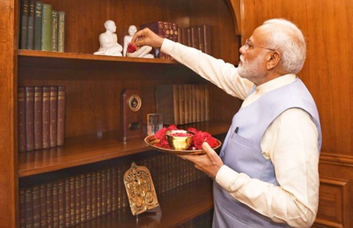 KRK, Kamal R Khan, PM Narendra Modi, KRK Blast Out on PM Modi, PM Narendra Modi palace, KRK, Kamal R Khan, PM Narendra Modi, KRK Blast Out on PM Modi, PM Narendra Modi palace,