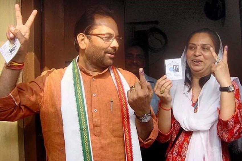 Dimple Yadav, Akhilesh Yadav SP, Mulayam Singh second wife