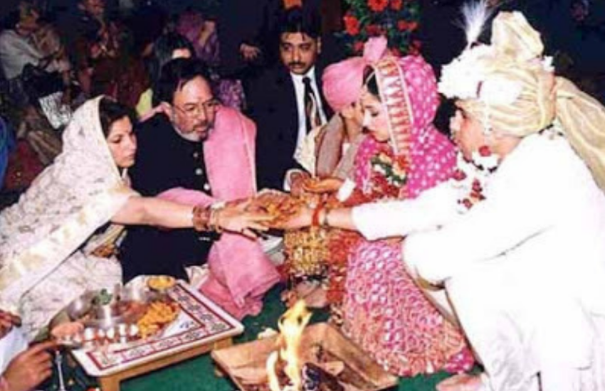 Rajesh Khanna, Dimple Kapadia, Twinkle Khanna, Akshay Kumar