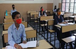 School Closed: उत्तर प्रदेश में 10 मई तक के लिए स्कूल, कोचिंग बंद, ऑनलाइन क्लास पर भी लगाई रोक