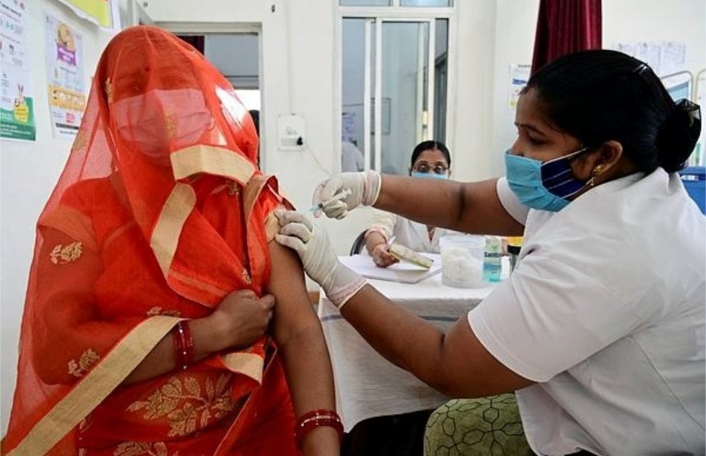 corona, vaccine, up corona, vaccine, up