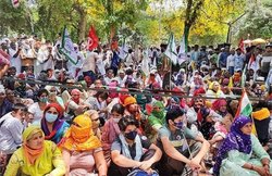 हरियाणाः दुष्यंत चौटाला समेत दंगल गर्ल का तीखा विरोध, मंत्री को लौटना पड़ा बैरंग