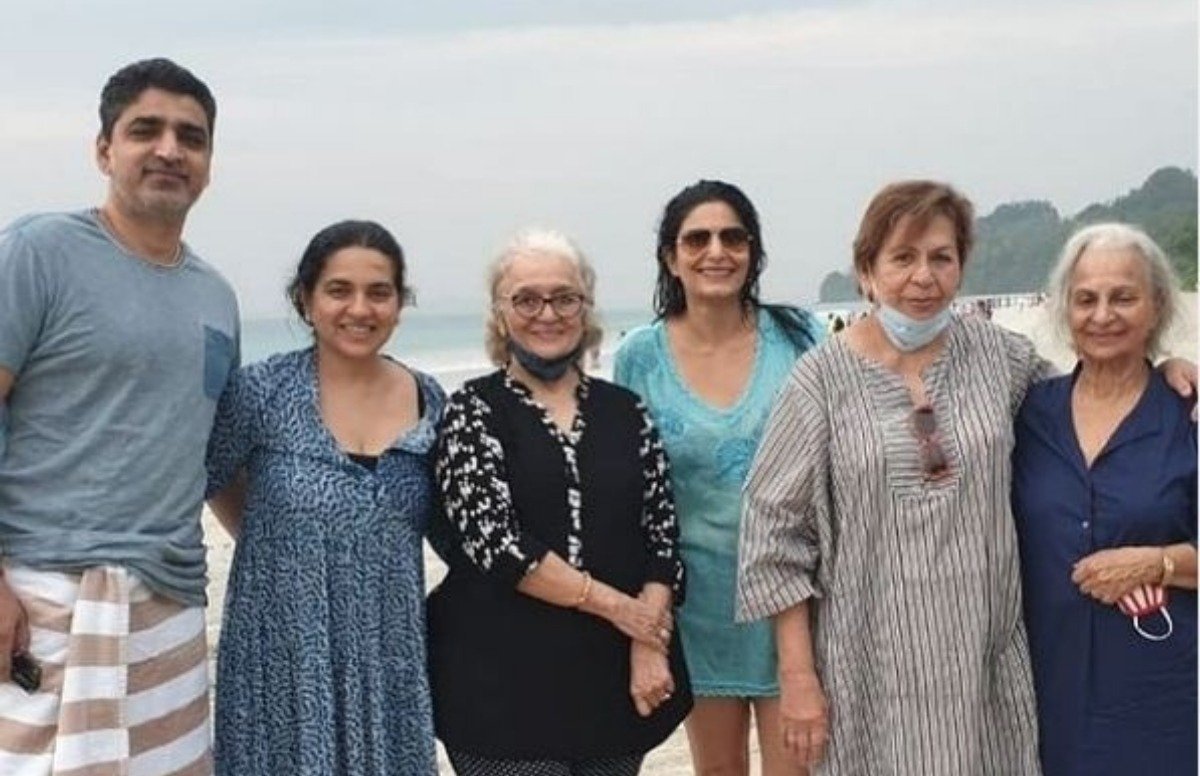 Asha Parekh, Waheeda Rehman, Helen