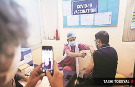 Coronavirus in India, COVID-19 Second Wave, Coronavirus Vaccine, Coronavirus, COVID-19, Ravish Kumar, NDTV, Narendra Modi, BJP, NDA, State News, India News, National News, Karnataka, andhra, telangana, delhi, coronavirus, corona cases in india, corona news, coronavirus india, coronavirus vaccine, coronavirus news india, coronavirus cases, corona vaccine, corona in india, corona cases in india today, ladengecoronase, covishield vaccine, covaxin, covishield, India News in Hindi, Latest India News Updates, jansatta