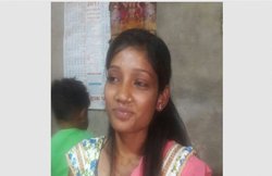 मां ने मजदूरी कर पढ़ाया, रेल पटरियों के पास झुग्गी में रहने वाली बेटी यूं बनी IAS