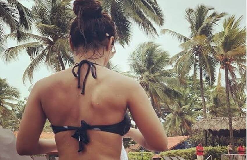 आए दिन सोशल मीडिया में सेलेब्स की ट्रोलिंग देखने को मिल जाती है। किसी ट्रोल को किसी स्टार की हरकतें पसंद नहीं आतीं तो किसी को उनके कपड़े। कपड़ों के लिए ज्यादातर अभिनेत्रियां ट्रोलिंग का शिकार होती हैं। बहुतों को तो उनके मजहब का हवाला देकर भी काफी भला-बुरा कहा जा चुका है। कुछ अभिनेत्रियां ट्रोल्स को मुंहतोड़ जवाब देती हैं तो कुछ उन्हें नजरअंदाज करने में ही भलाई समझती हैं। आइए डालते हैं नजर उन मुस्लिम अभिनेत्रियों पर जिन्हें अपने छोटे कपड़ों के लिए ट्रोलिंग का शिकार होना पड़ा: