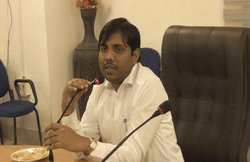 टीचर ने कॉपी फाड़ कर फेंक दी थी, कई प्रवेश परीक्षाओं में हुए फेल फिर बने गए IAS