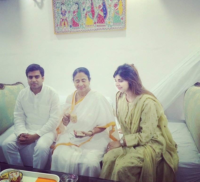 lalu prasad yadav daughters, Rajlakshmi yadav MIL Dimple Yadav, Mamata Banerjee lifestyle, bengal violence