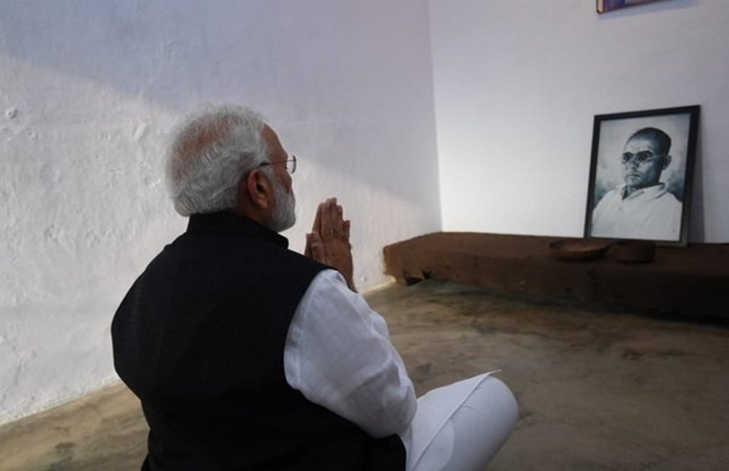 PM Narendra Modi, Veer Savarkar