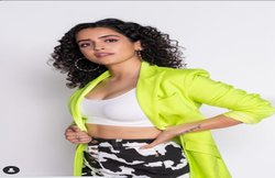 Hair Care: घुंघराले बालों को मुलायम और चमकदार बनाने में कारगर हैं घर पर बनें ये हेयर मास्क, जानिये