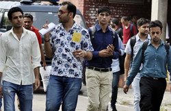 Sarkari Naukri: Indian Railway, MHA, NHAI और AIIMS सहित इन विभागों में निकली हैं सरकारी नौकरी