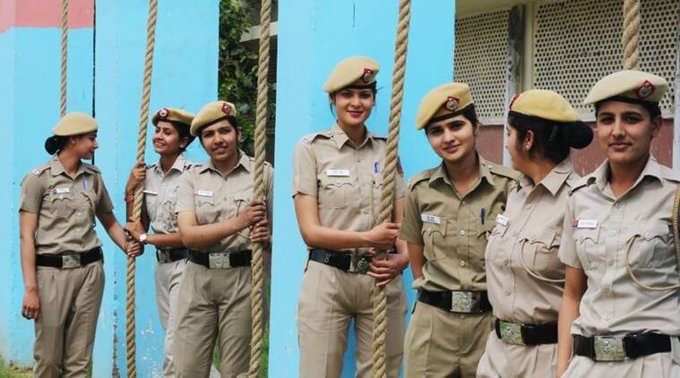 PSSSB Police Recruitment 2021: जेल वार्डन और मैट्रेन के 800 से ज्यादा पद खाली, 12वीं पास कर सकते हैं आवेदन