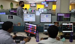 7h Pay Commission: इन सरकारी कर्मचारियों और पेंशनर्स के लिए खुशखबरी! सरकार ने लिया ये अहम फैसला