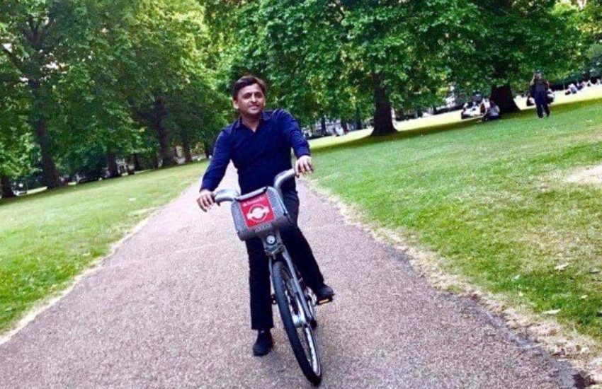 Akhilesh Yadav, Dimple Yadav, Akhilesh Yadav family