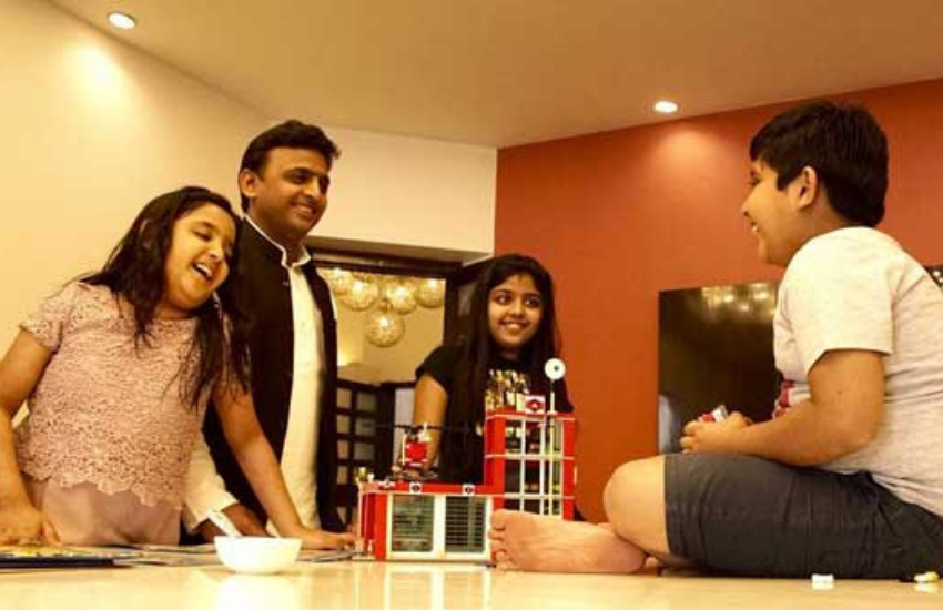 Akhilesh Yadav, Dimple Yadav, Akhilesh Yadav family