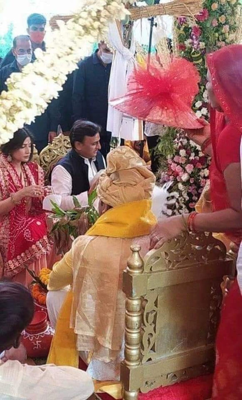 Dimple Yadav, Akhilesh Yadav SP, Mulayam Singh second wife